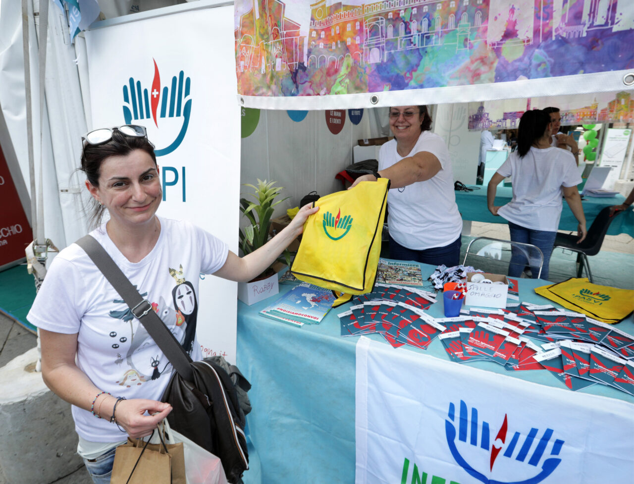 BOLOGNA, 24/05/2019. PIAZZA MAGGIORE. STRABOLOGNA. STAND OPI ORDINE PROFESSIONI INFERMIERISTICHE E STAND AZIENDA USL. FOTO PAOLO RIGHI