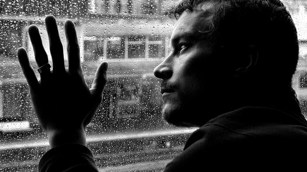 Depressione: in 10 punti il percorso per aiutare che vive il dramma del disagio