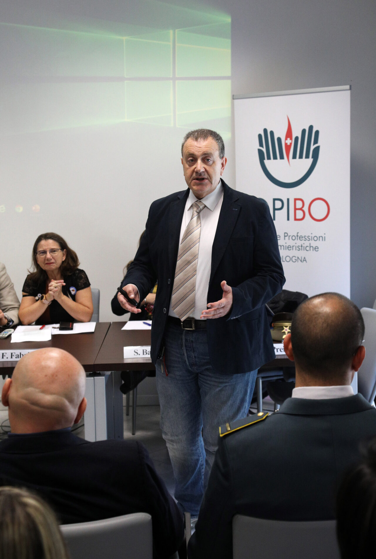 Bologna 18/10/2019. Aula Formazione OPI Bologna. Seminario LO STRESS E IL FENOMENO DEI SUICIDI NELLE FORZE ARMATE E DI POLIZIA, IL RUOLO DELL’INFERMIERE. Saluti istituzionali di Pietro Giurdanella, Andrea Gargiulo, Tarquinio Fornari. Foto Paolo Righi