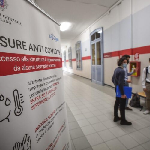 Scuola, “9000 infermieri anti-Covid”: il piano della Fnopi per il rientro sui banchi