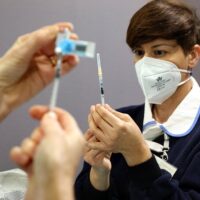 Proteggersi insieme, vaccino per gli infermieri liberi professionisti di Bologna