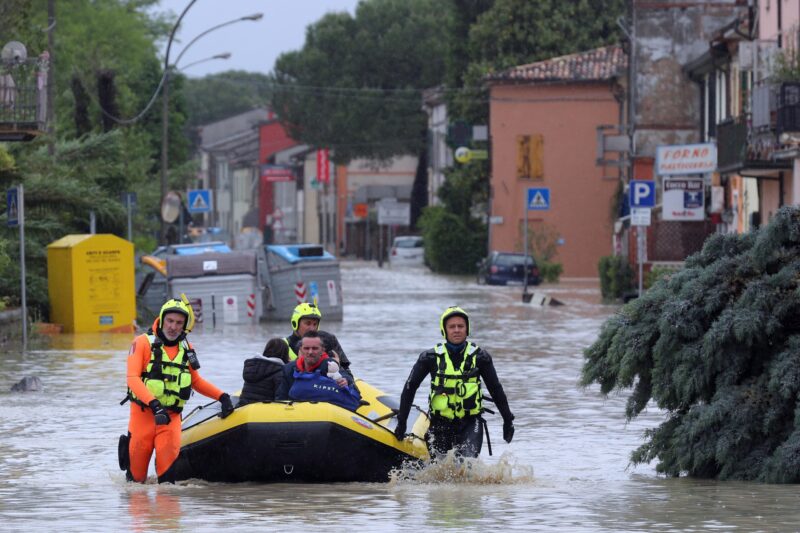 Alluvione in Emilia-Romagna: gli OPI ER si stringono intorno ai cittadini e infermieri